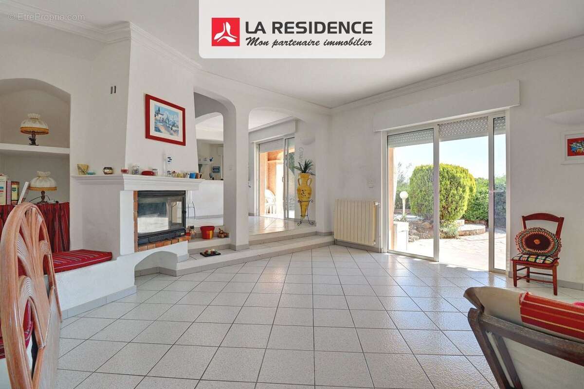 Maison à ROQUEBRUNE-SUR-ARGENS