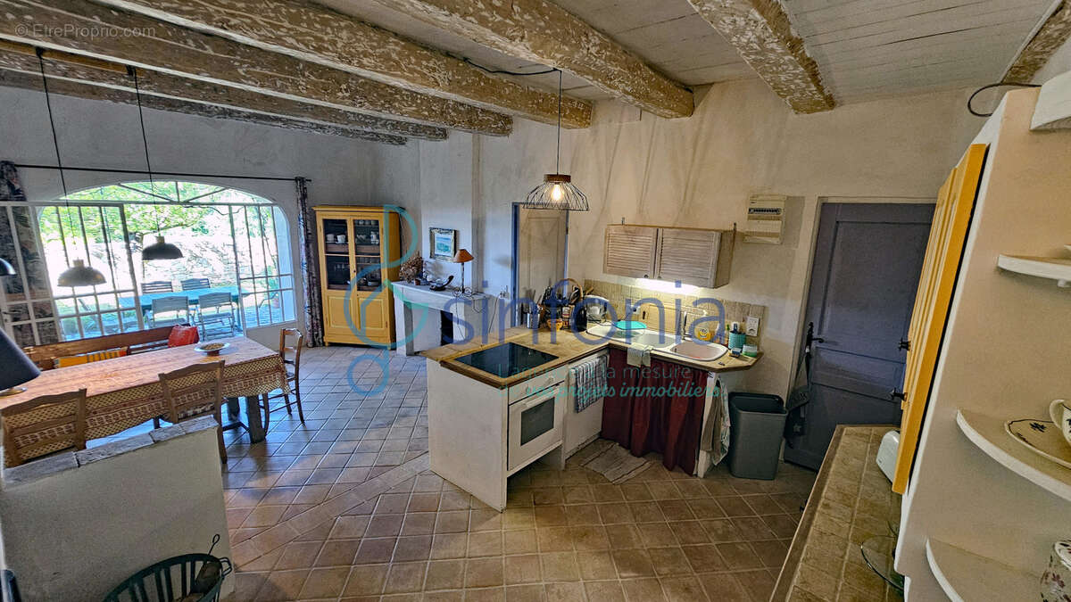 Maison à LUSSAN