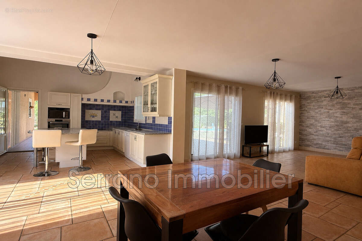 Maison 238 m² à Salazac  - photo 9