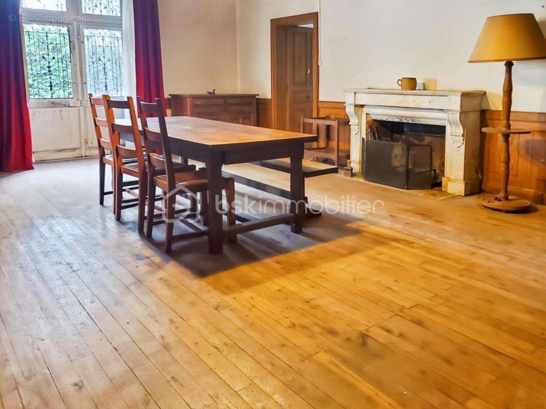 Maison à MAIRE-LEVESCAULT