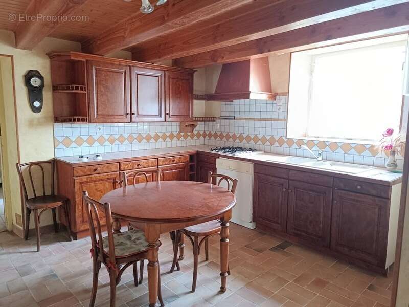 Maison à VERNET-LA-VARENNE