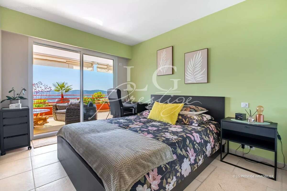 Appartement à MANDELIEU-LA-NAPOULE