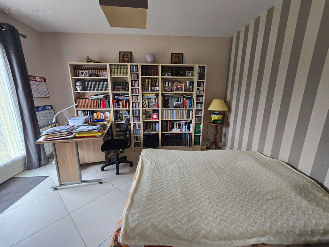 Maison à JOUY-LE-CHATEL