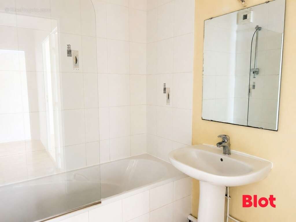Appartement 54 m² à Saint-Malo  - photo 4