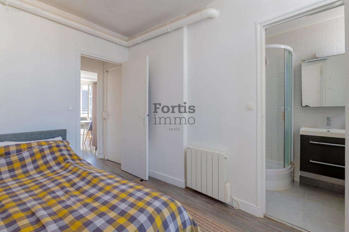 Appartement à PARIS-18E