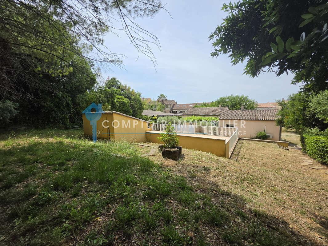 Dépt Hérault (34) -Aniane - À vendre - Villa T4/T5 avec terrasses, piscine, garage, sous-sol, parcelle de 1800 - photo 22