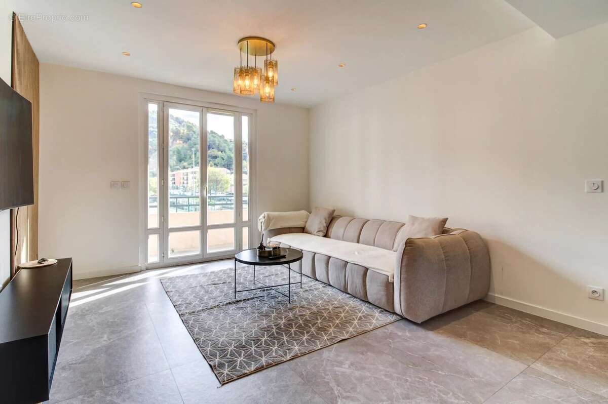 Appartement à SAINT-MARTIN-DU-VAR