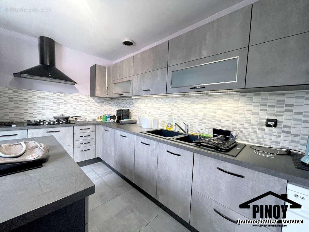 Maison à VILLETHIERRY