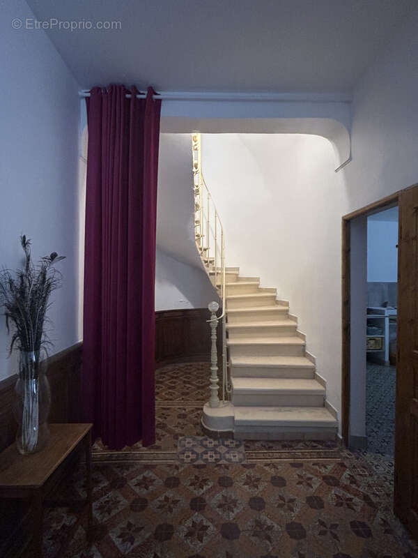 Maison de maître - 188 m2 - 6 pièces - photo 17