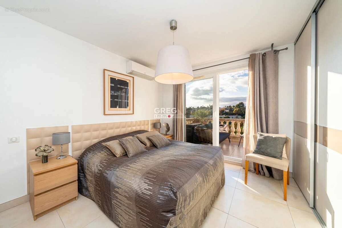 Appartement à VILLENEUVE-LOUBET
