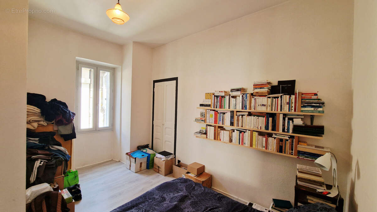 Immeuble de rapport avec local commercial et 3 appartements à Bourdeaux - photo 7