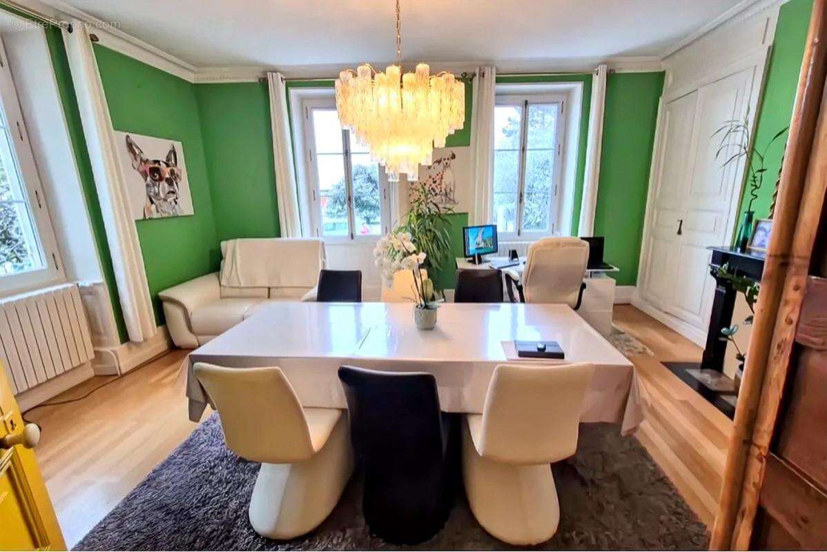 Maison à MONTGIVRAY