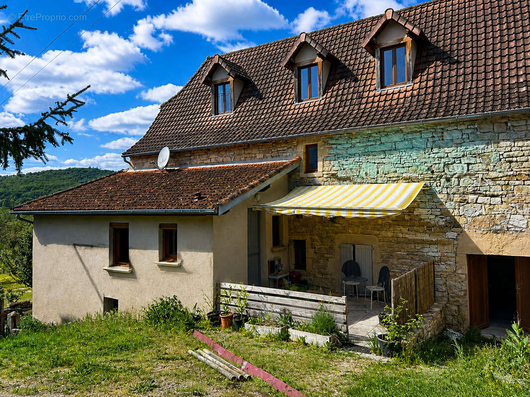 Maison à AMBEYRAC