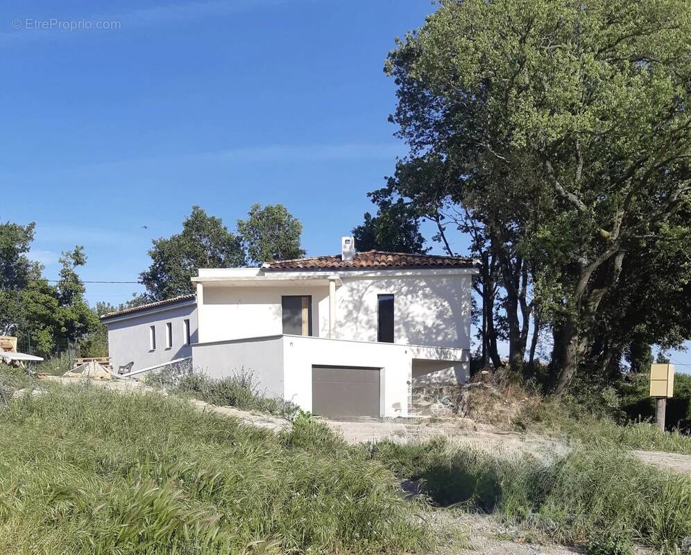 Maison à PELISSANNE