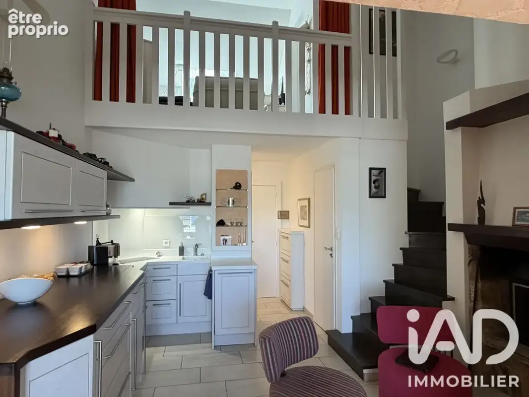 Photo 1 - Appartement à SALLES-CURAN