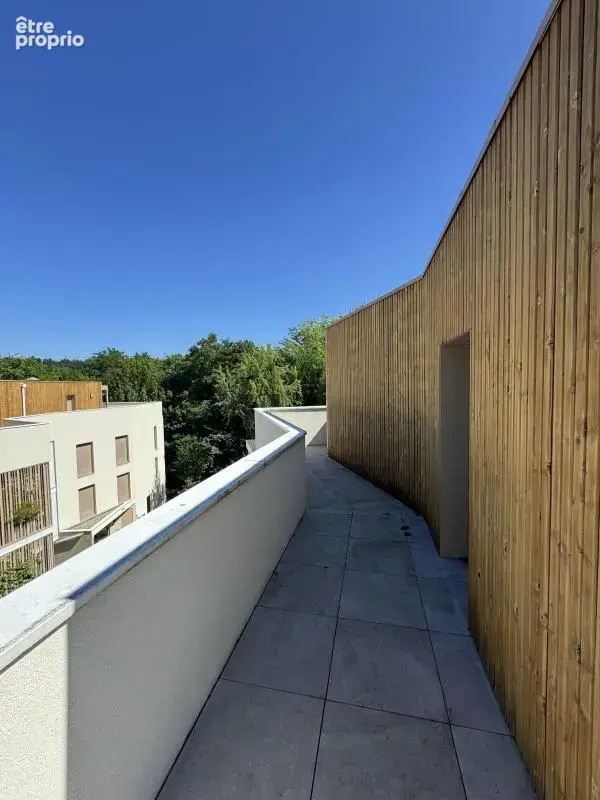 Appartement à COLLONGES-AU-MONT-D'OR
