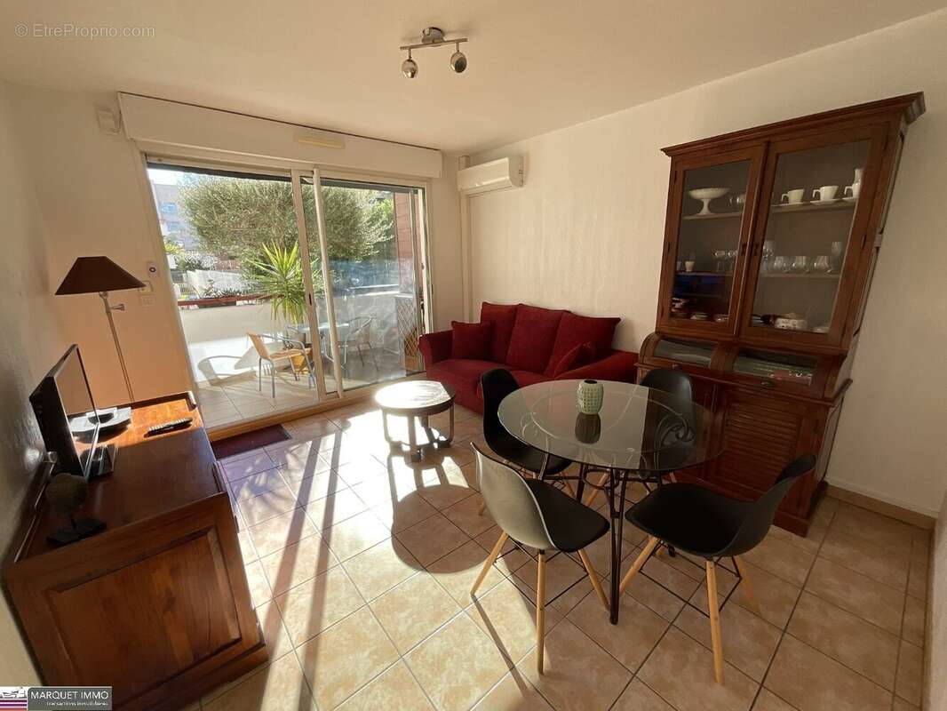 Agréable appartement T3 offrant 51 m² avec terrasse de 6 m² en rez-de-jardin d'une résidence sécurisé avec des espaces verts des - photo 11