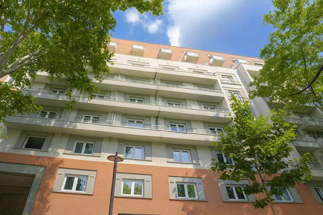 Appartement à PARIS-14E