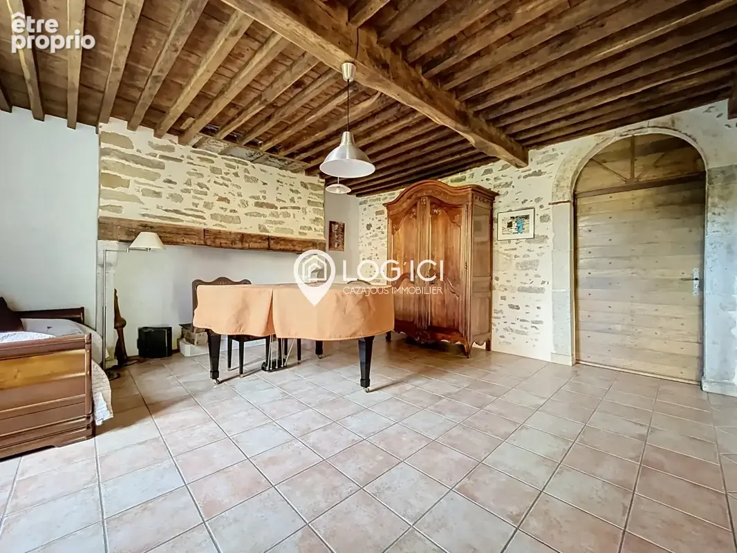 ARROS DE NAY - Véritable enclos béarnais rénové édifié sur un terrain de 3900 m2 - photo 10
