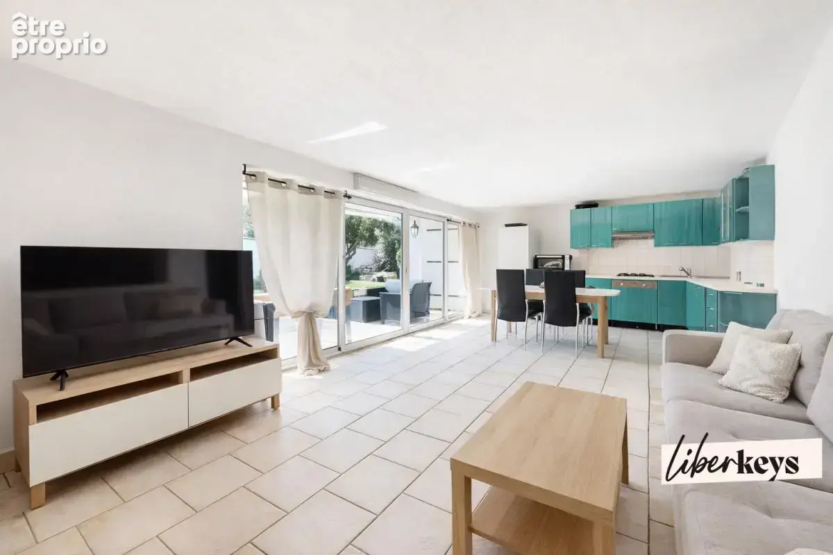 199 m²  Maison d’Architecte  Piscine 12 m  4 Chambres  Garage - photo 10