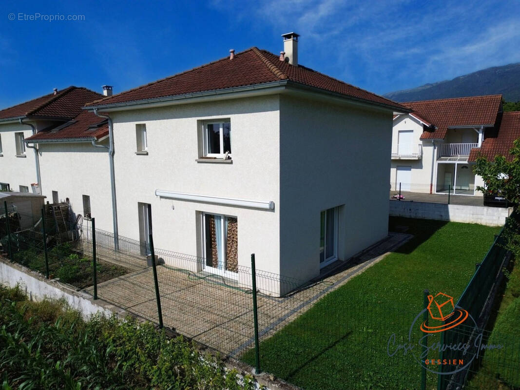 Maison à SAINT-GENIS-POUILLY