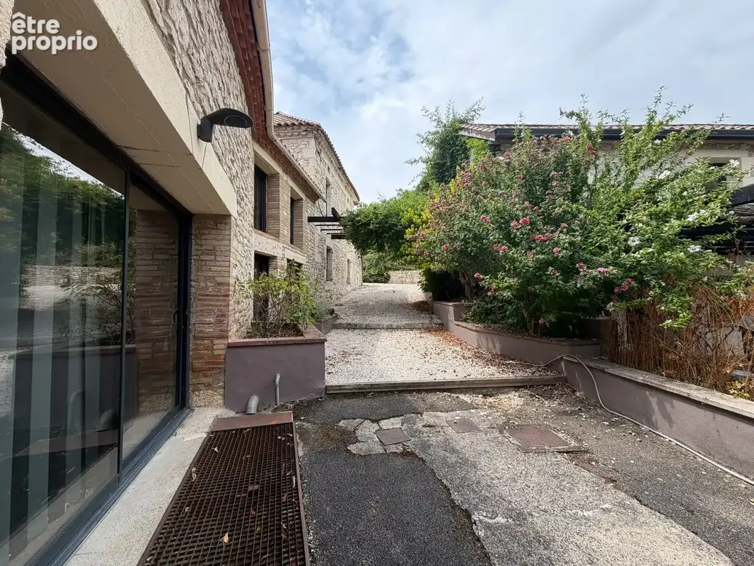 Très bel ensemble immobilier avec potentiel locatif, sur 12 ha - photo 33