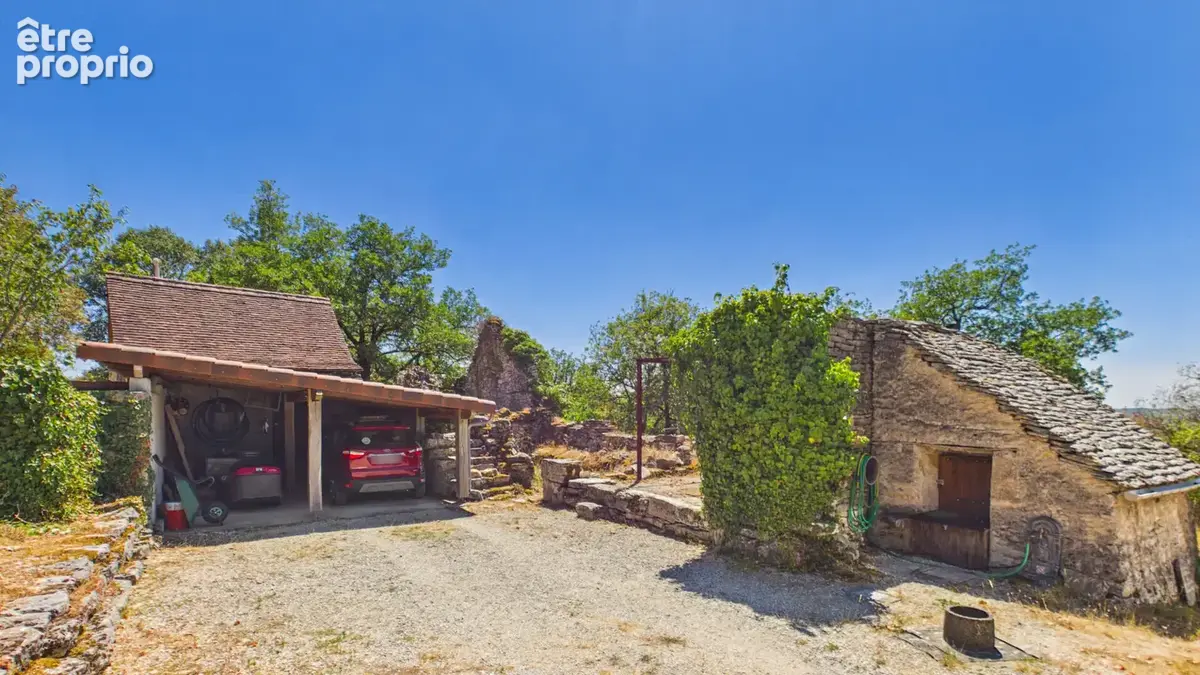 Propriété avec 2 maisons , dépendances sur GR65 - photo 23