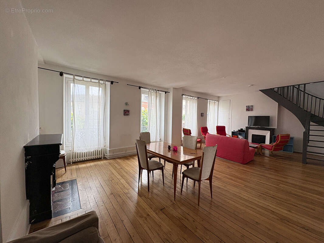 Appartement à MOULINS