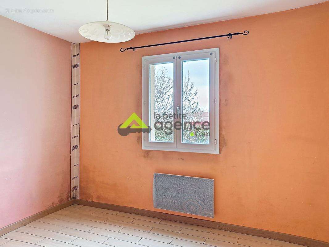 Maison à SAINTE-FEYRE