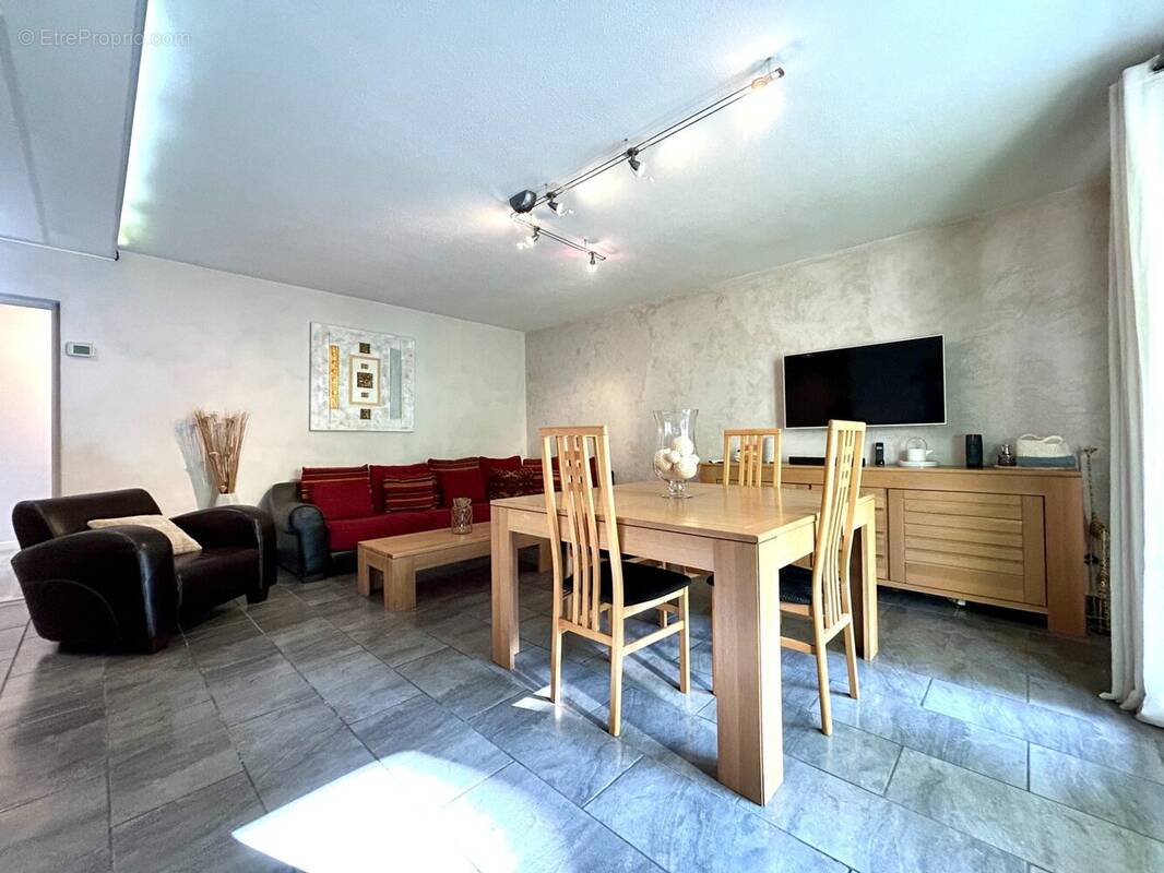 Appartement à BOURG-DE-PEAGE