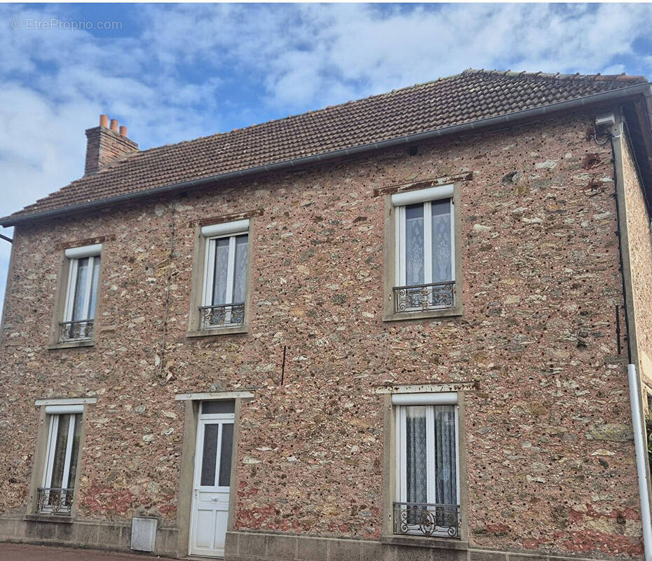 Maison à LE PERRAY-EN-YVELINES