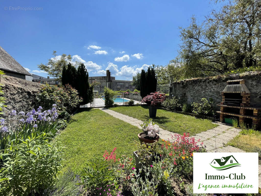 Maison à CHATEAU-CHINON(VILLE)