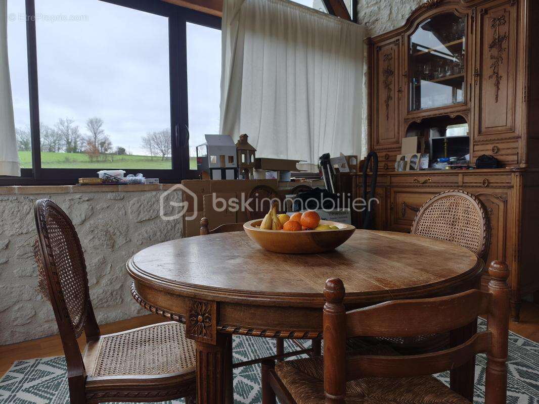 Maison de campagne en pierre, terrain, piscine - photo 12