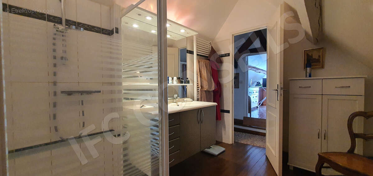 Maison à FORET-LA-FOLIE