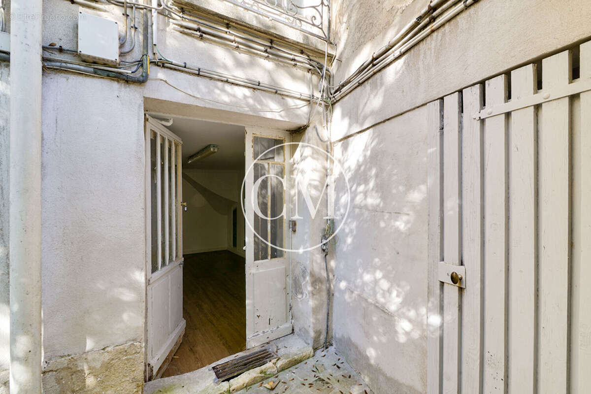 Commerce à VERSAILLES