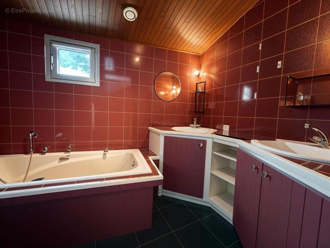   - Maison à VALS-LES-BAINS