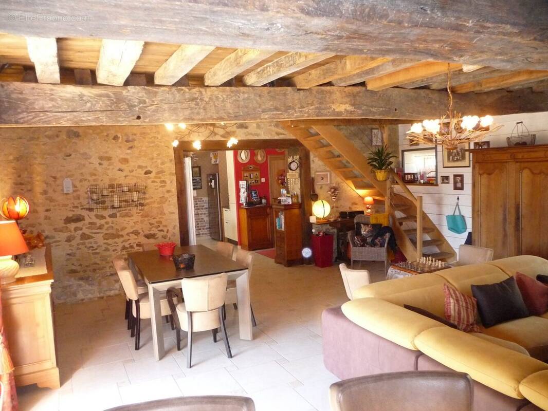 Maison à LOUVIGNE-DE-BAIS