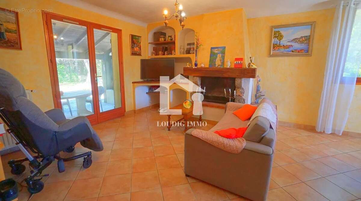 Maison à PEYMEINADE