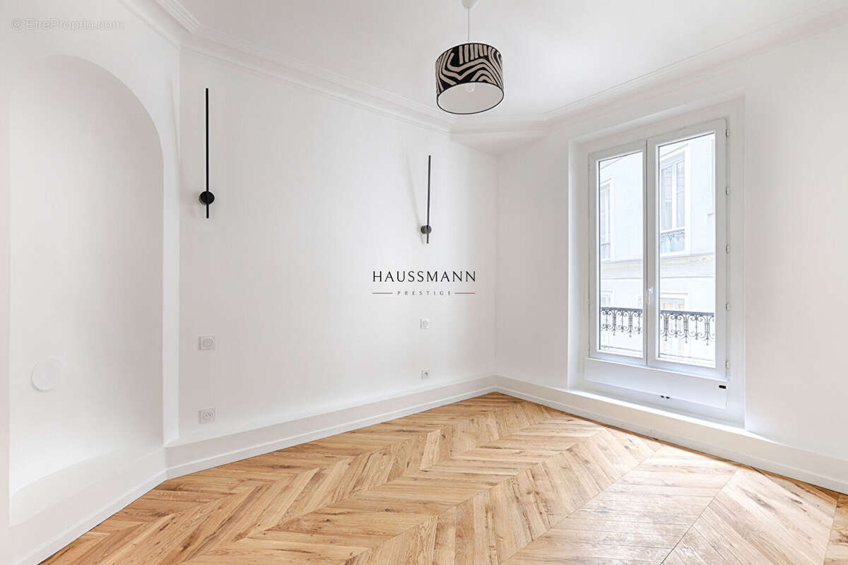 Appartement à PARIS-17E