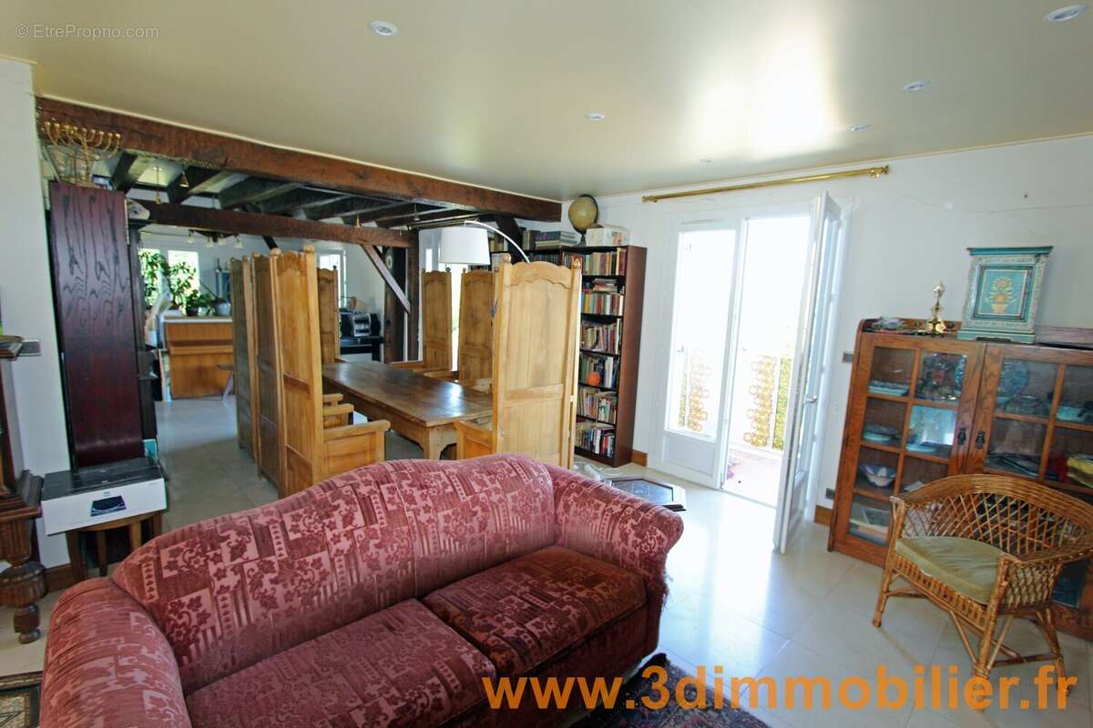 Maison 331 m² à Saint-Amour  - photo 6