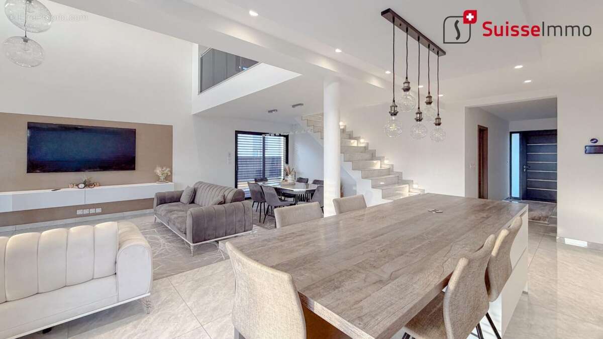 Maison à GRAND-CHARMONT