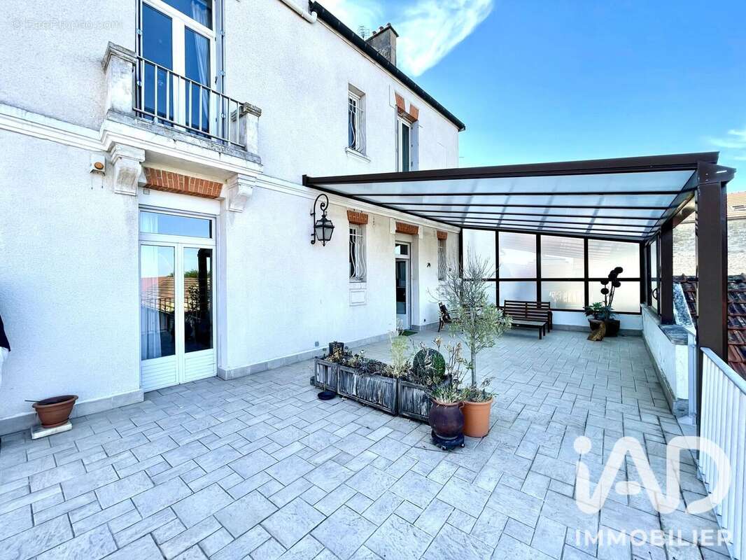 Maison 208 m² à Langres  - photo 9