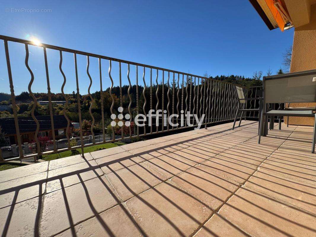 Maison à LA MONNERIE-LE-MONTEL