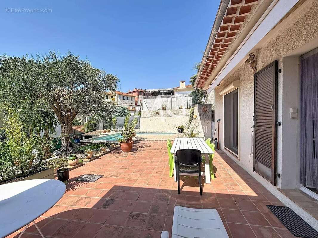 Cannes - immeuble a renover / transformer - photo 31