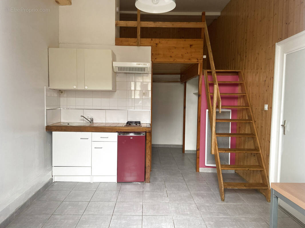 Appartement à YENNE