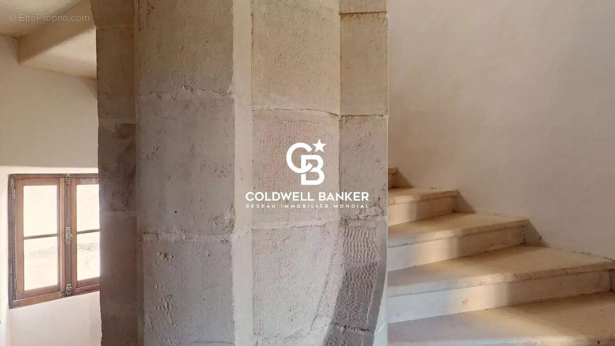 Maison à LISSAC-ET-MOURET