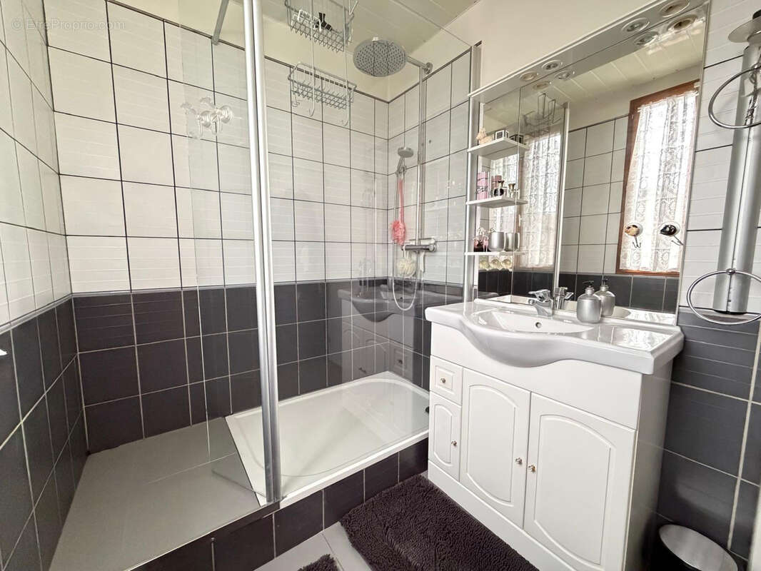 Maison à TREMBLAY-EN-FRANCE