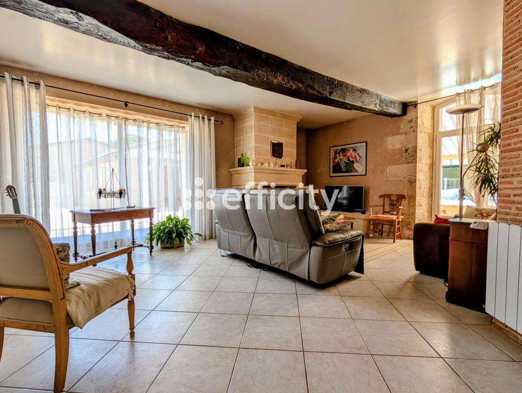 Maison à SAINT-LEON-SUR-L&#039;ISLE