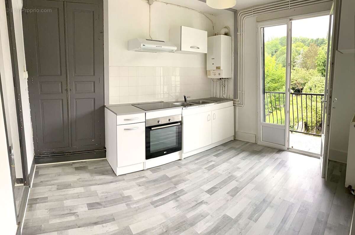 Appartement à PRAT-BONREPAUX