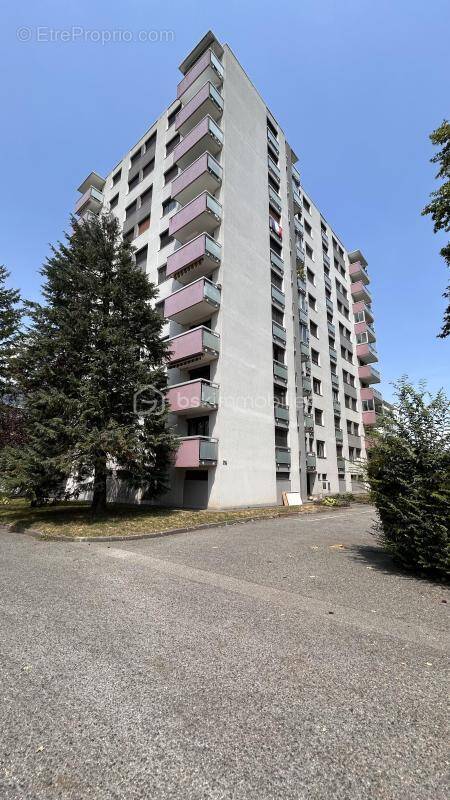 Appartement à LE PONT-DE-CLAIX